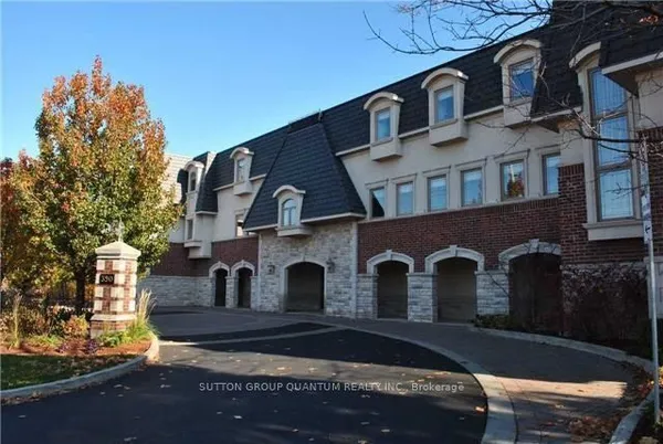 390 Upper Middle Road E, Unit 305