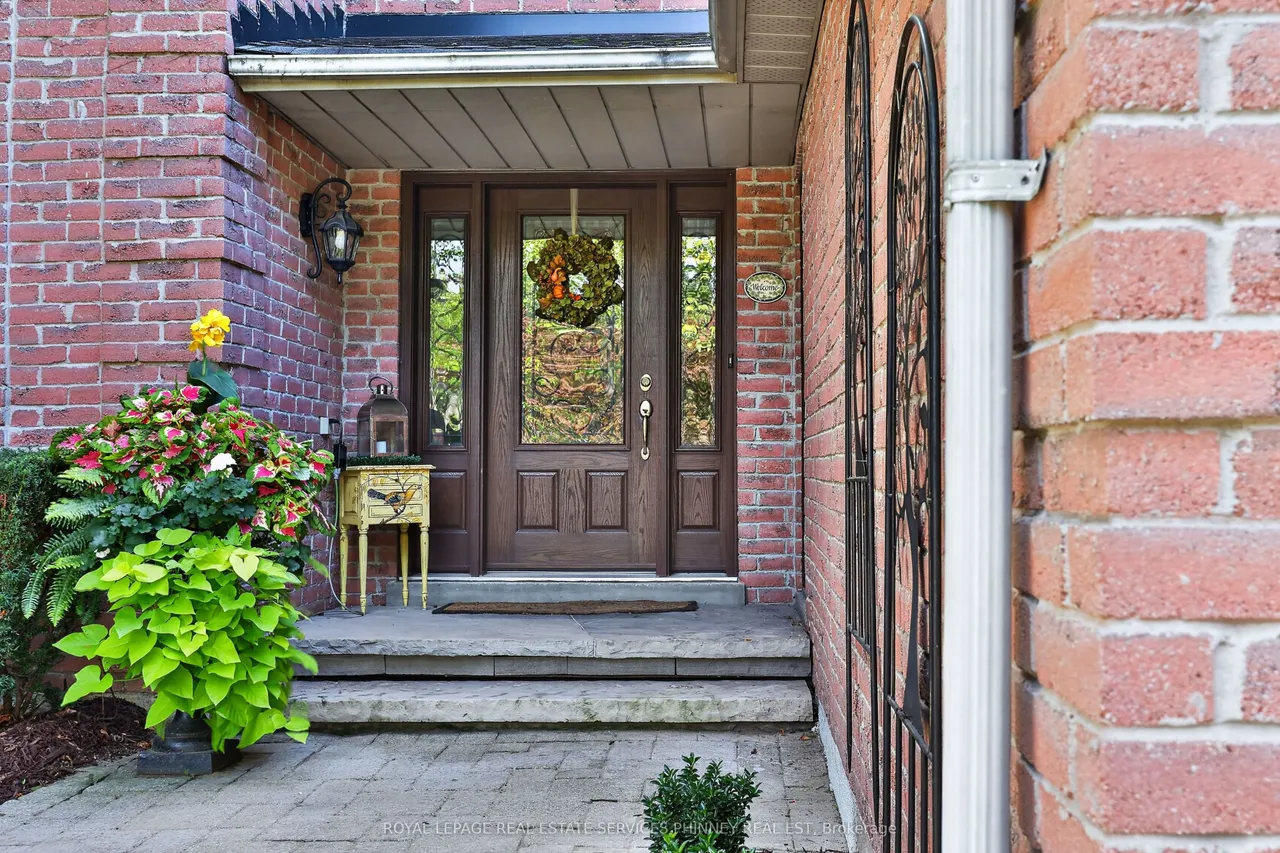 1572 Flamborough Circle — photo 3