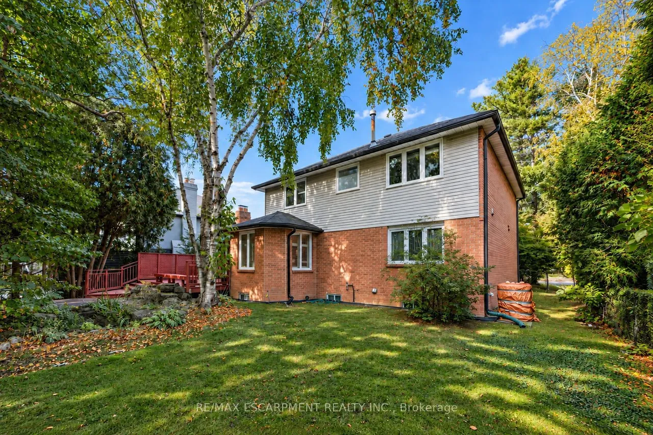 1094 Rebecca Street — photo 31