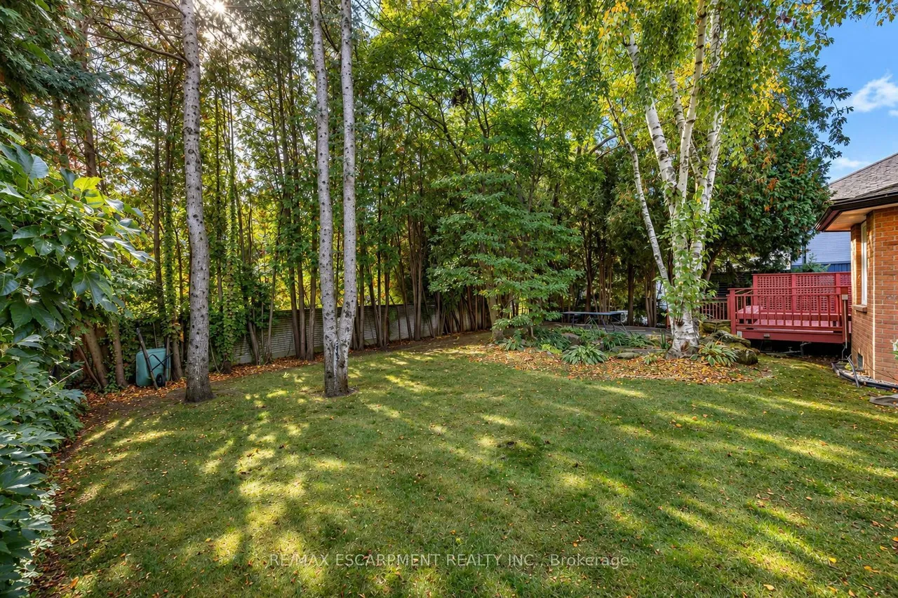 1094 Rebecca Street — photo 30
