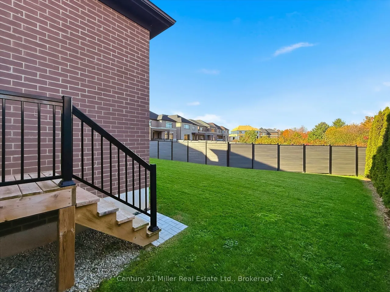 2339 Hyacinth Crescent — photo 46