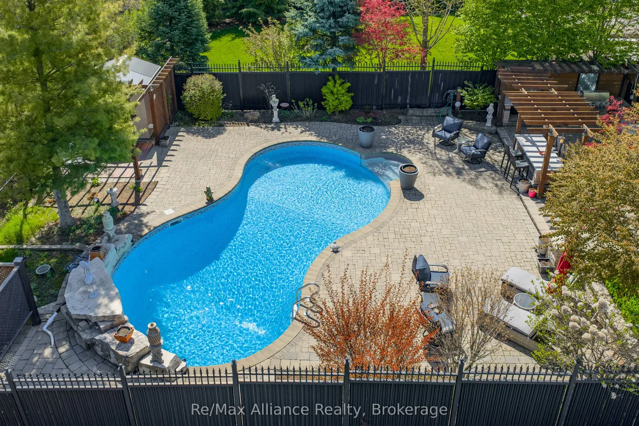203 Burloak Drive — photo 49
