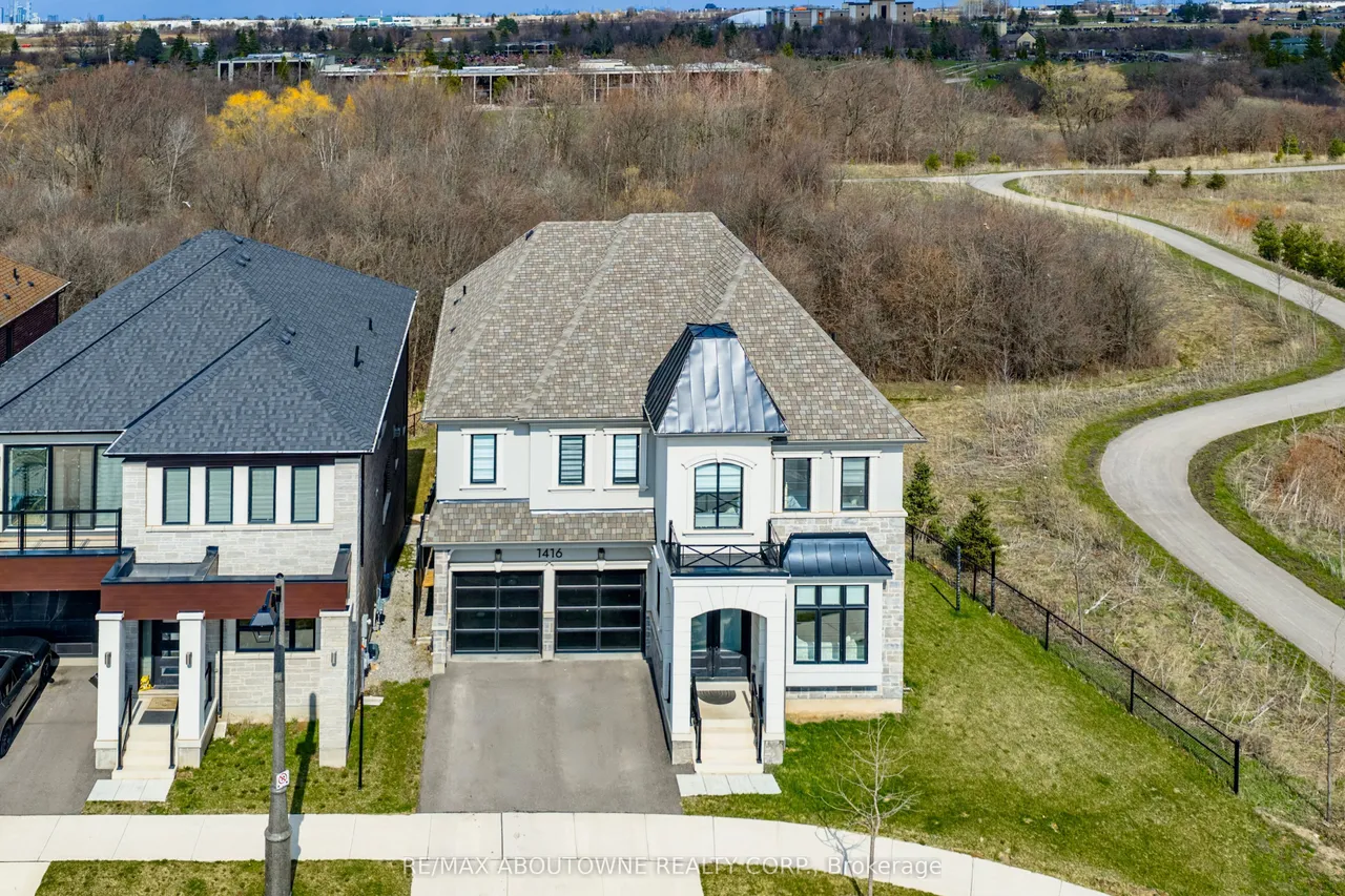 1416 Ford Strathy Crescent — photo 2