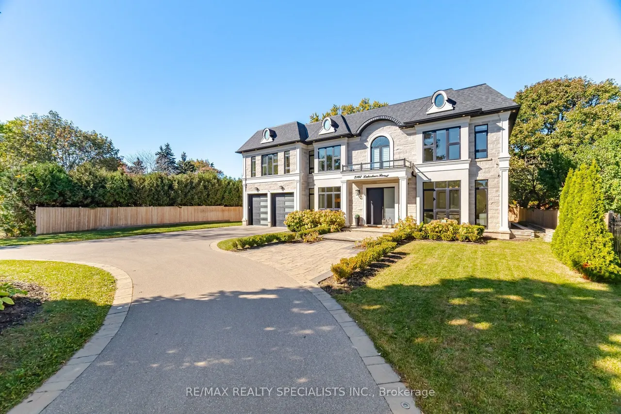 2107 Lakeshore Road W — photo 2
