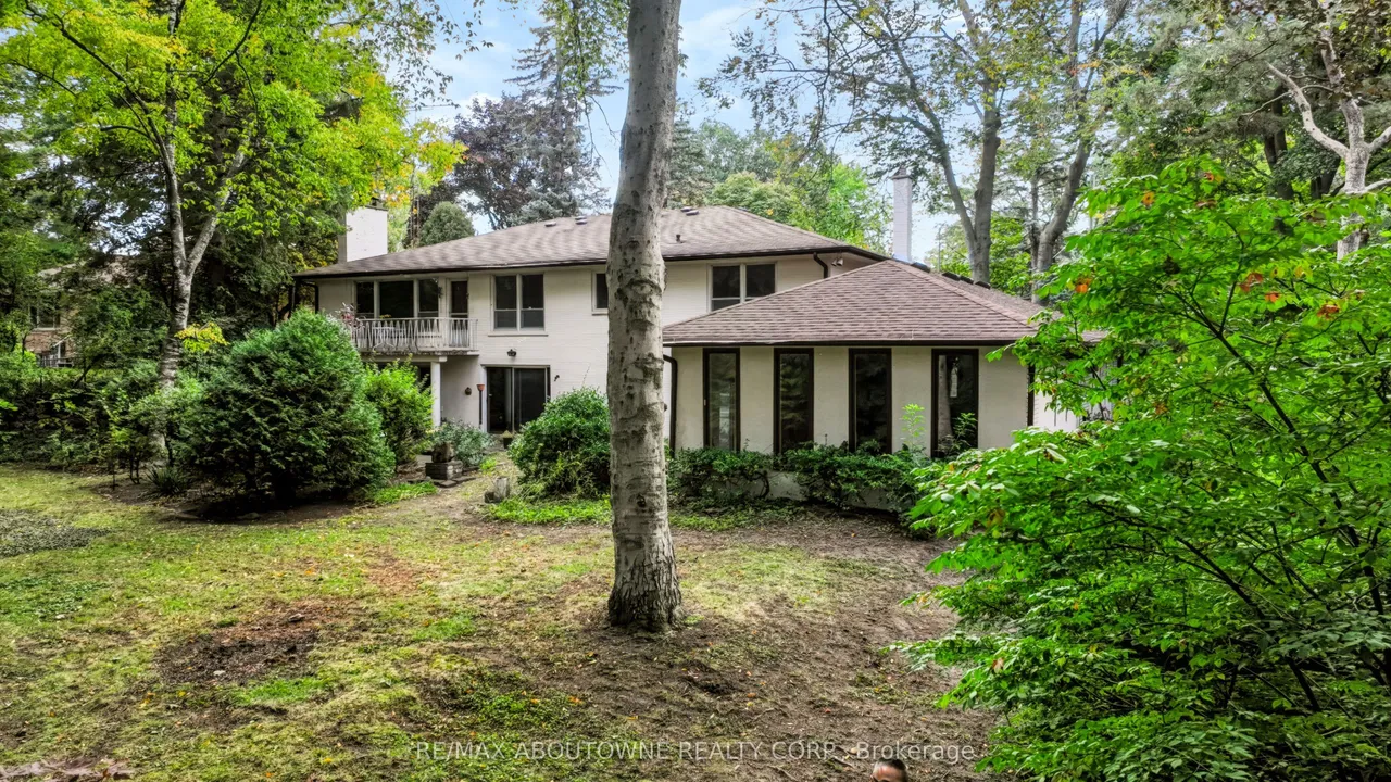 2086 Glenforest Crescent — photo 36
