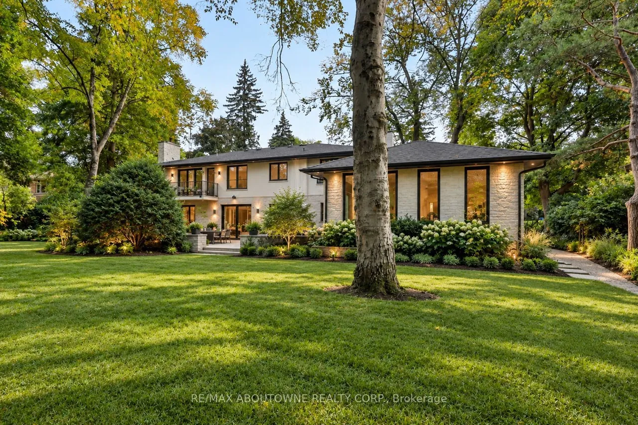 2086 Glenforest Crescent — photo 37