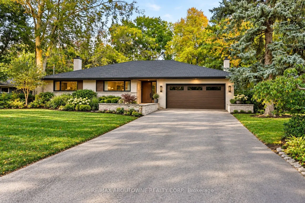 2086 Glenforest Crescent — photo 2