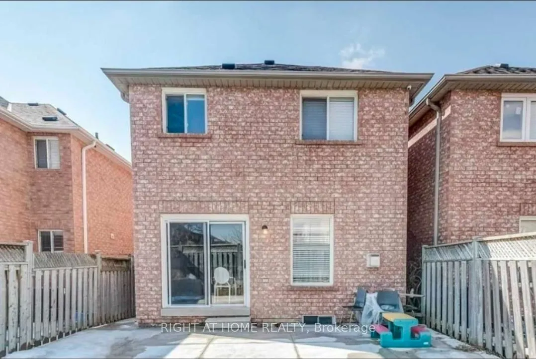 693 Macbeth Heights — photo 30