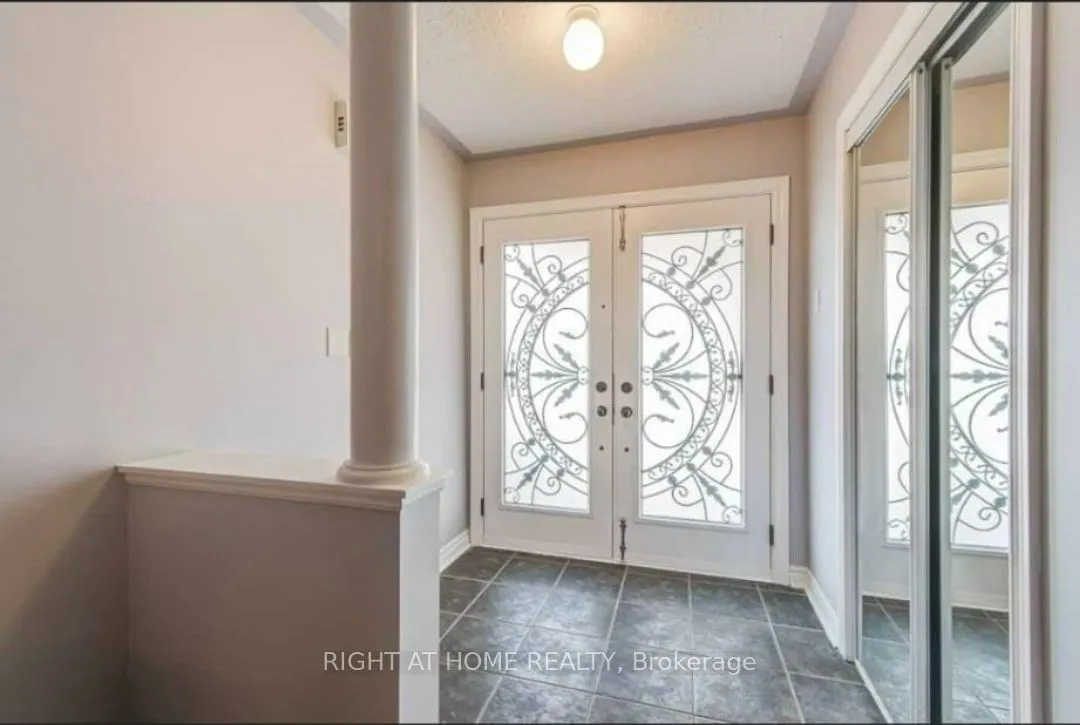693 Macbeth Heights — photo 2