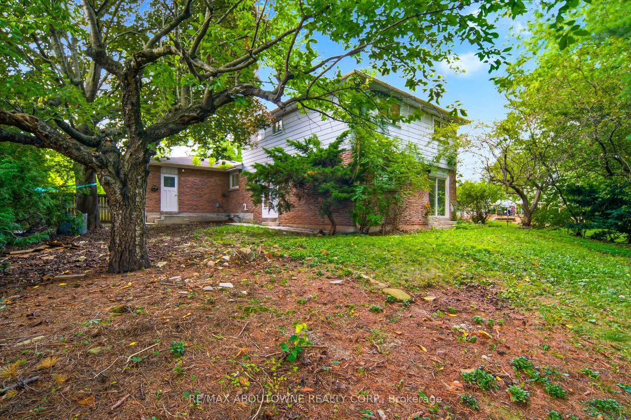 2144 Rebecca Street — photo 28