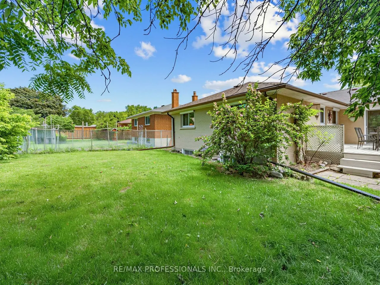 793 Netherton Crescent — photo 26