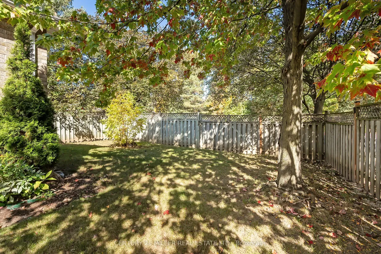 6482 Tenth Line W — photo 40