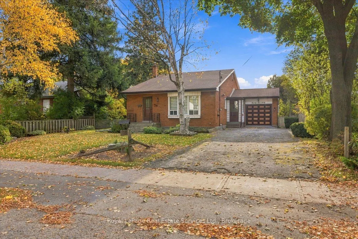 2440 Rebecca Street — photo 2