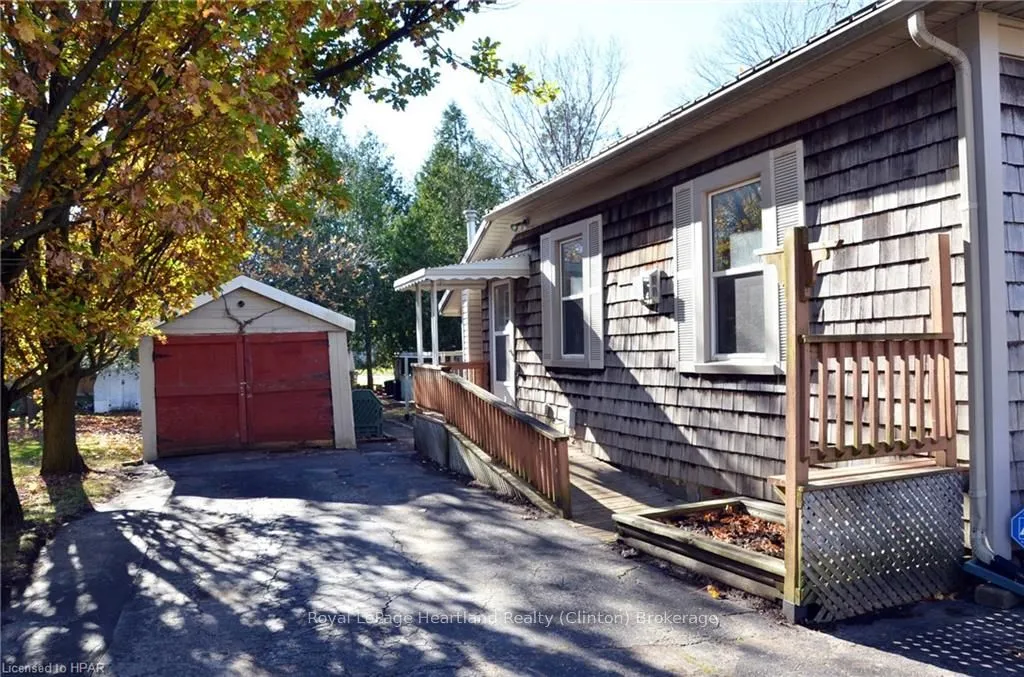 122 MARY STREET — photo 3