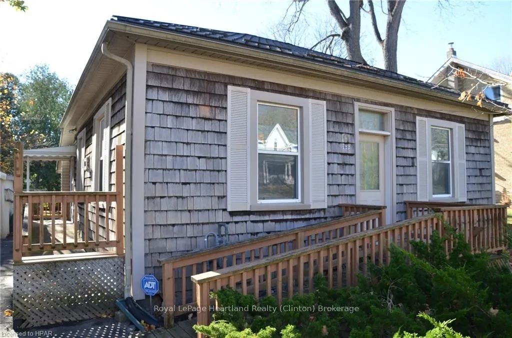 122 MARY STREET — photo 2