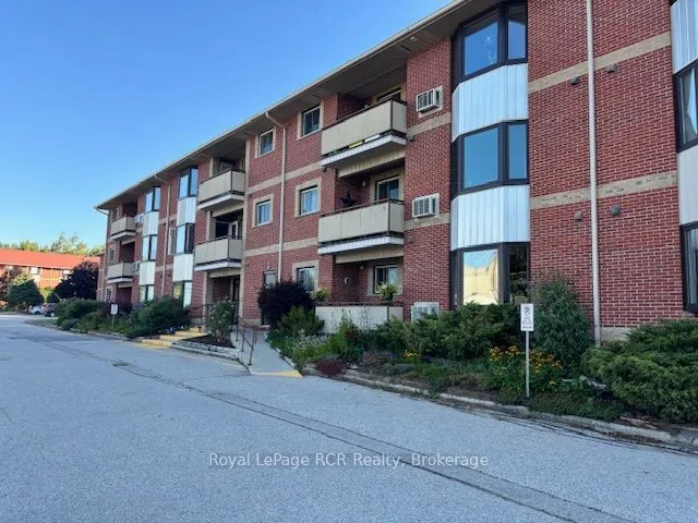 497 BIRMINGHAM Street W — photo 2