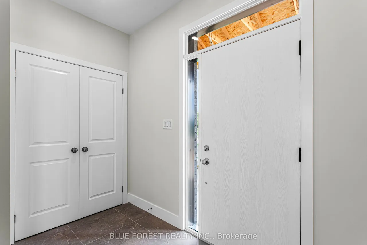 245 McTavish Street — photo 3