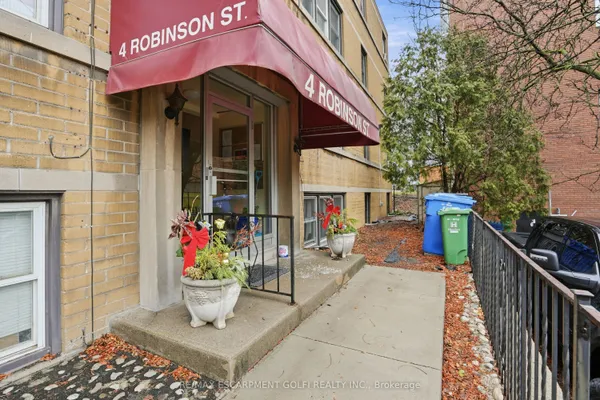 4 Robinson Street — photo 2