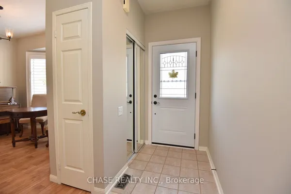 157 Silverbirch Boulevard — photo 2