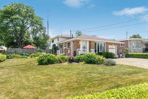 86 Ranchdale Drive — photo 2