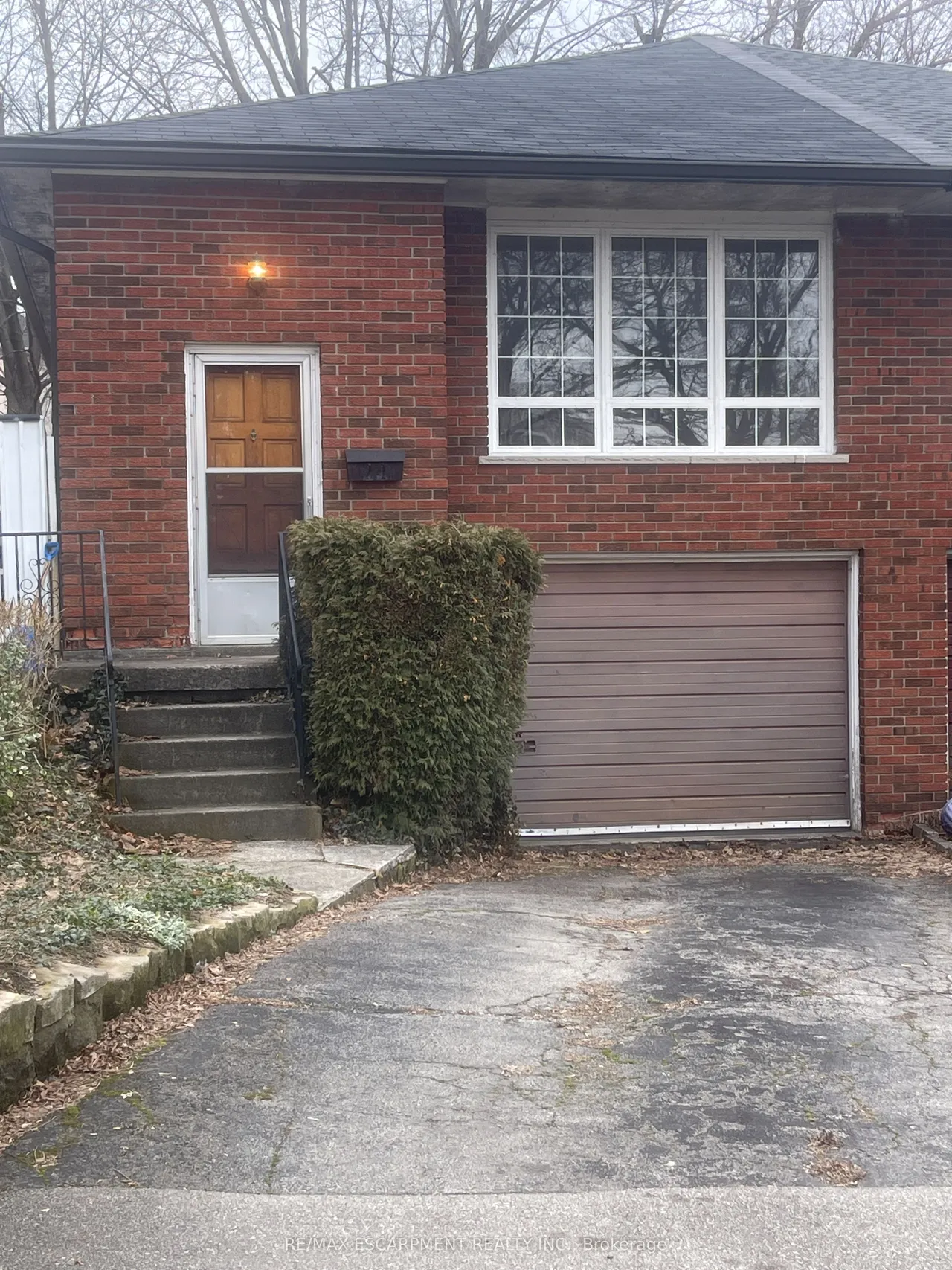 24 Yeoville Court
