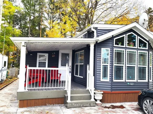 613 Oak Crescent