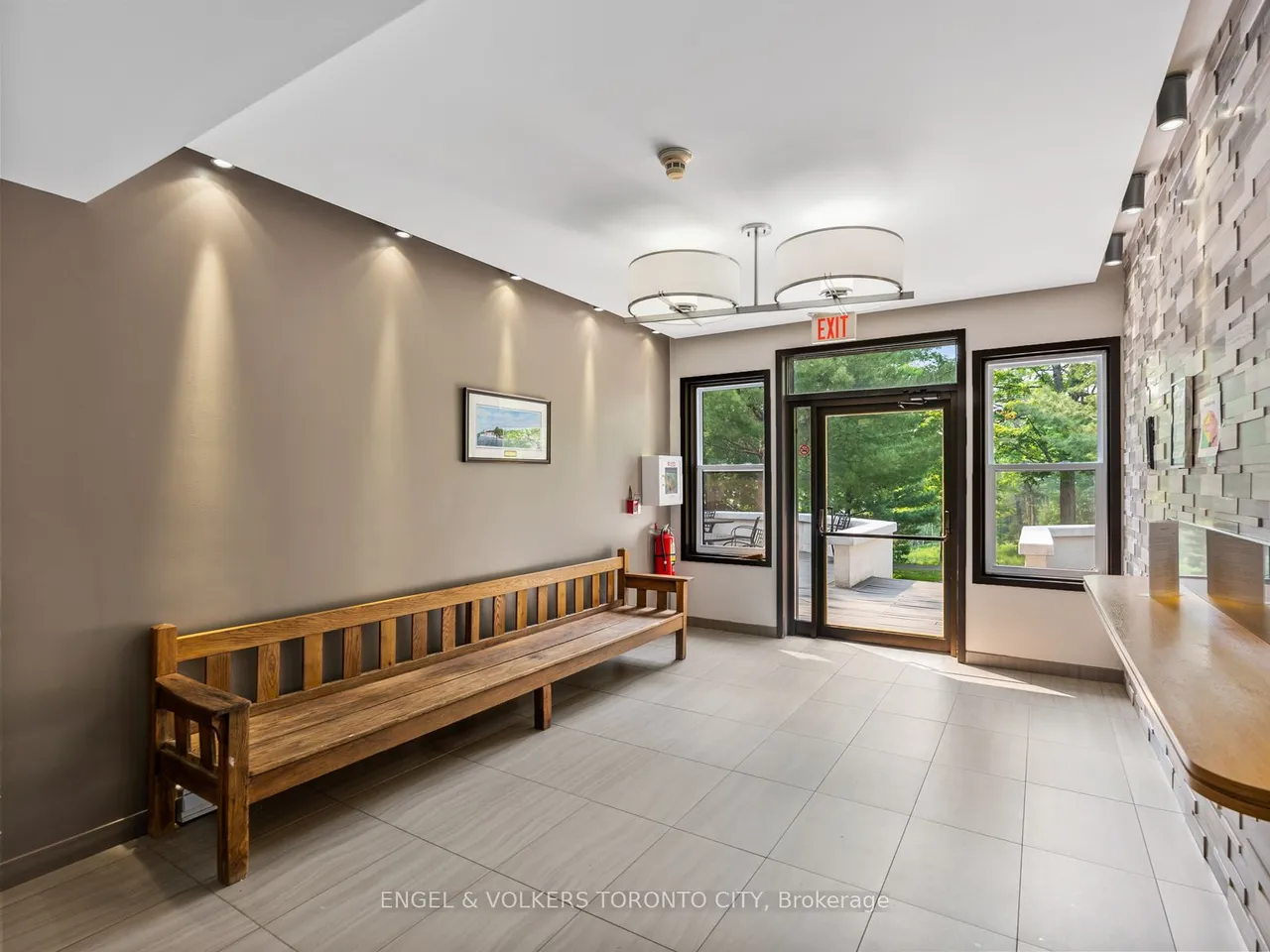 12 Bigwin Island