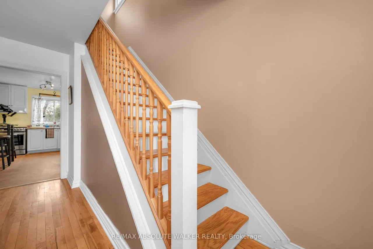 144 Viewmount Drive — photo 3