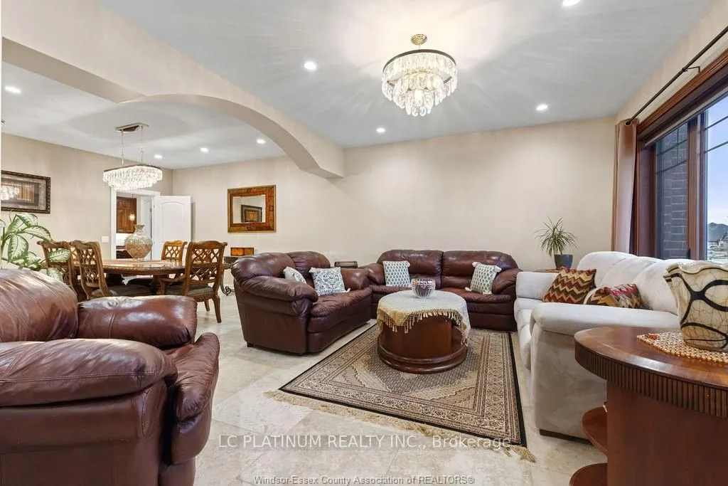3740 Donato Drive — photo 3