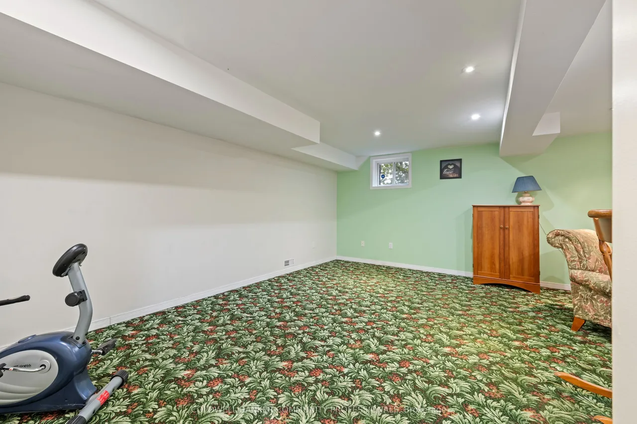 2737 King Street E — photo 17