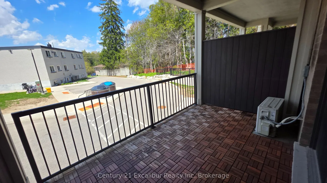 360 Queen Street E — photo 3