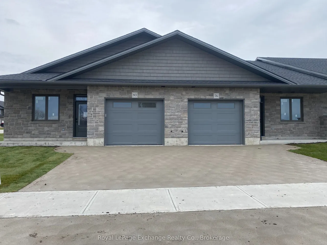 20 Mercedes Crescent