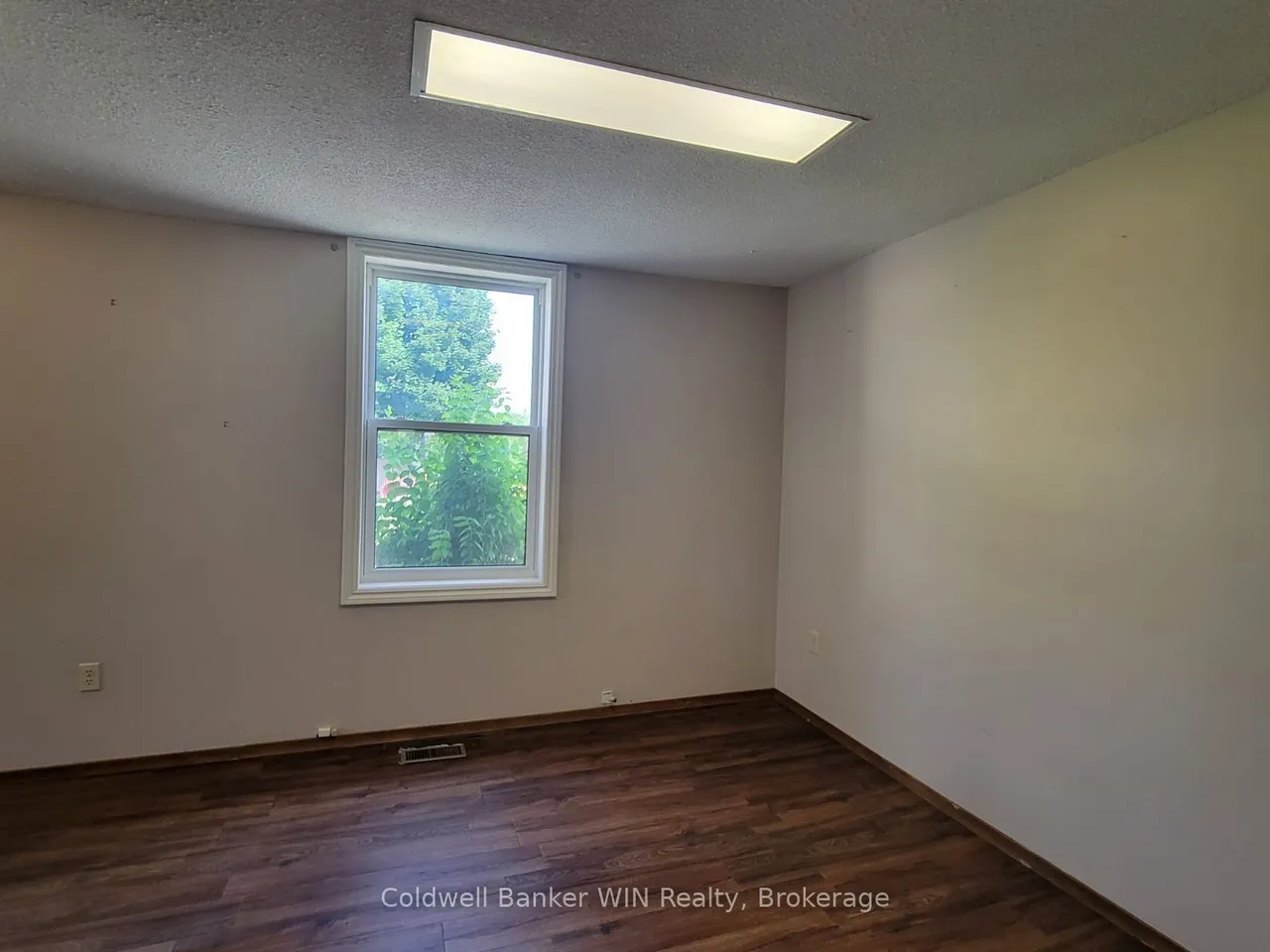 120 King Street E — photo 21