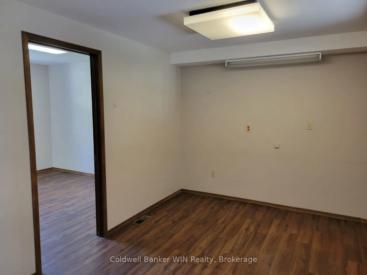 120 King Street E — photo 22