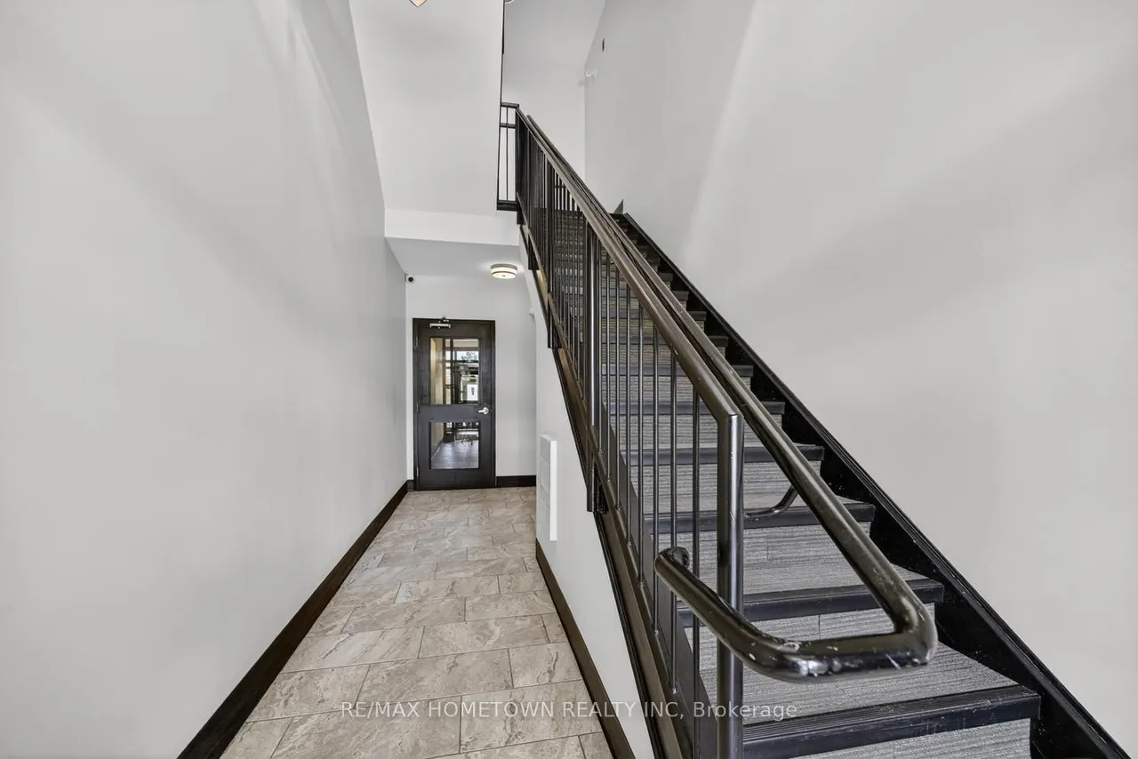 1109 Millwood Avenue, Unit 101 — photo 31