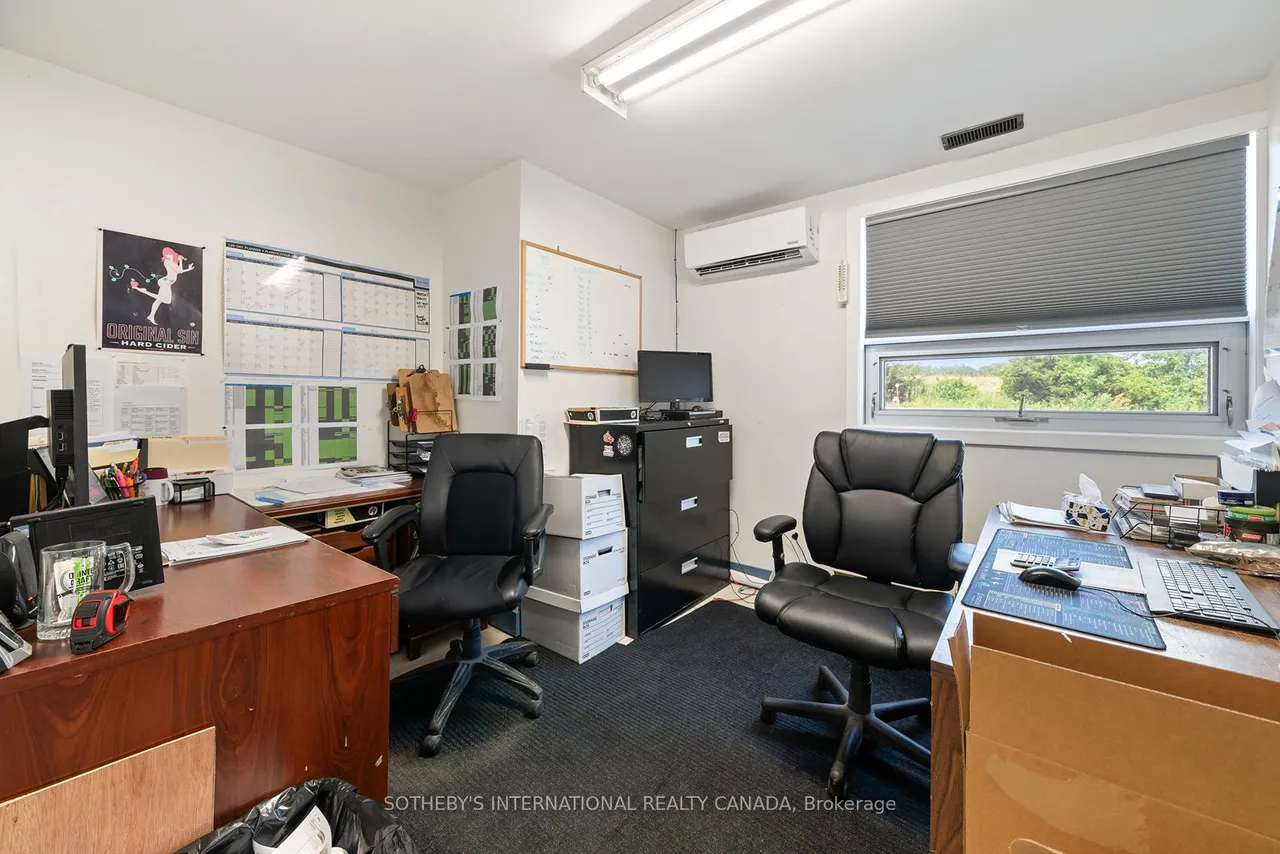 17 McFarland Drive E — photo 29