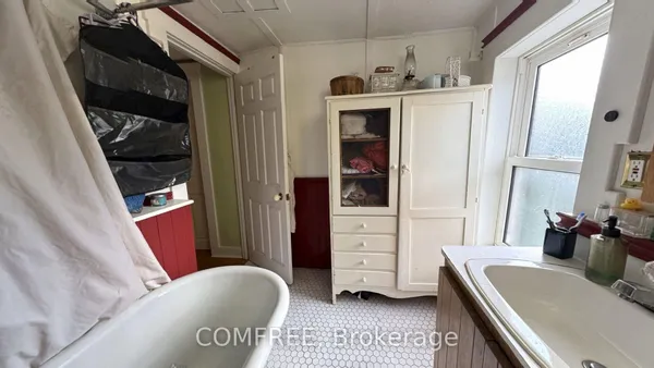 2122 Old Front Road