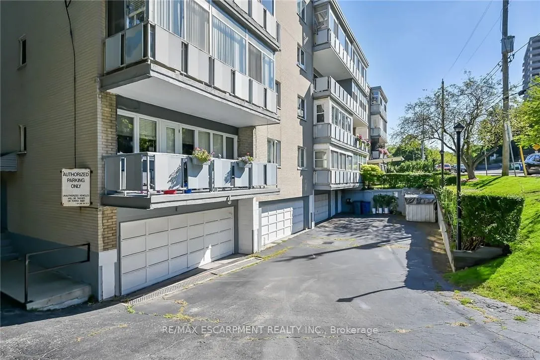 107 ST JOSEPH'S Drive — photo 15