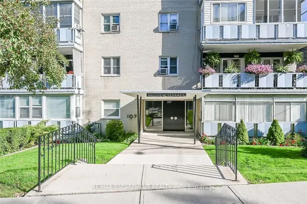 107 ST JOSEPH'S Drive — photo 2