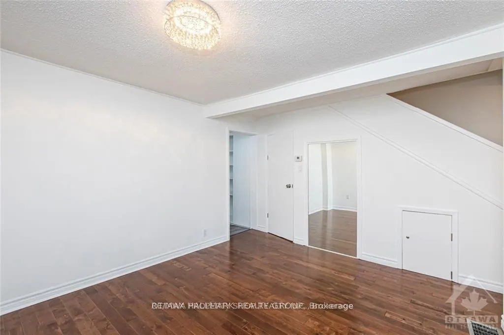 219 Deschamps Avenue — photo 3