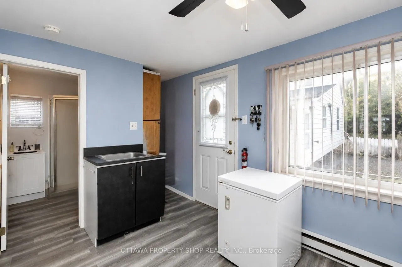 219 Deschamps Avenue — photo 22