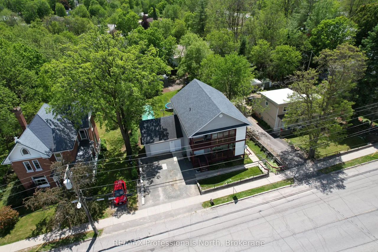 103 St Lawrence Street W — photo 3
