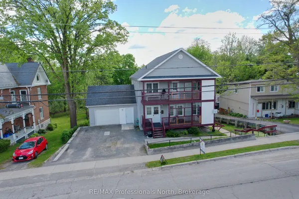 103 St Lawrence Street W — photo 2