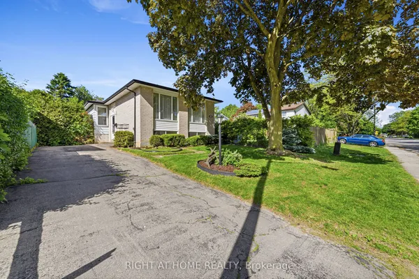450 Brigadoon Drive — photo 2