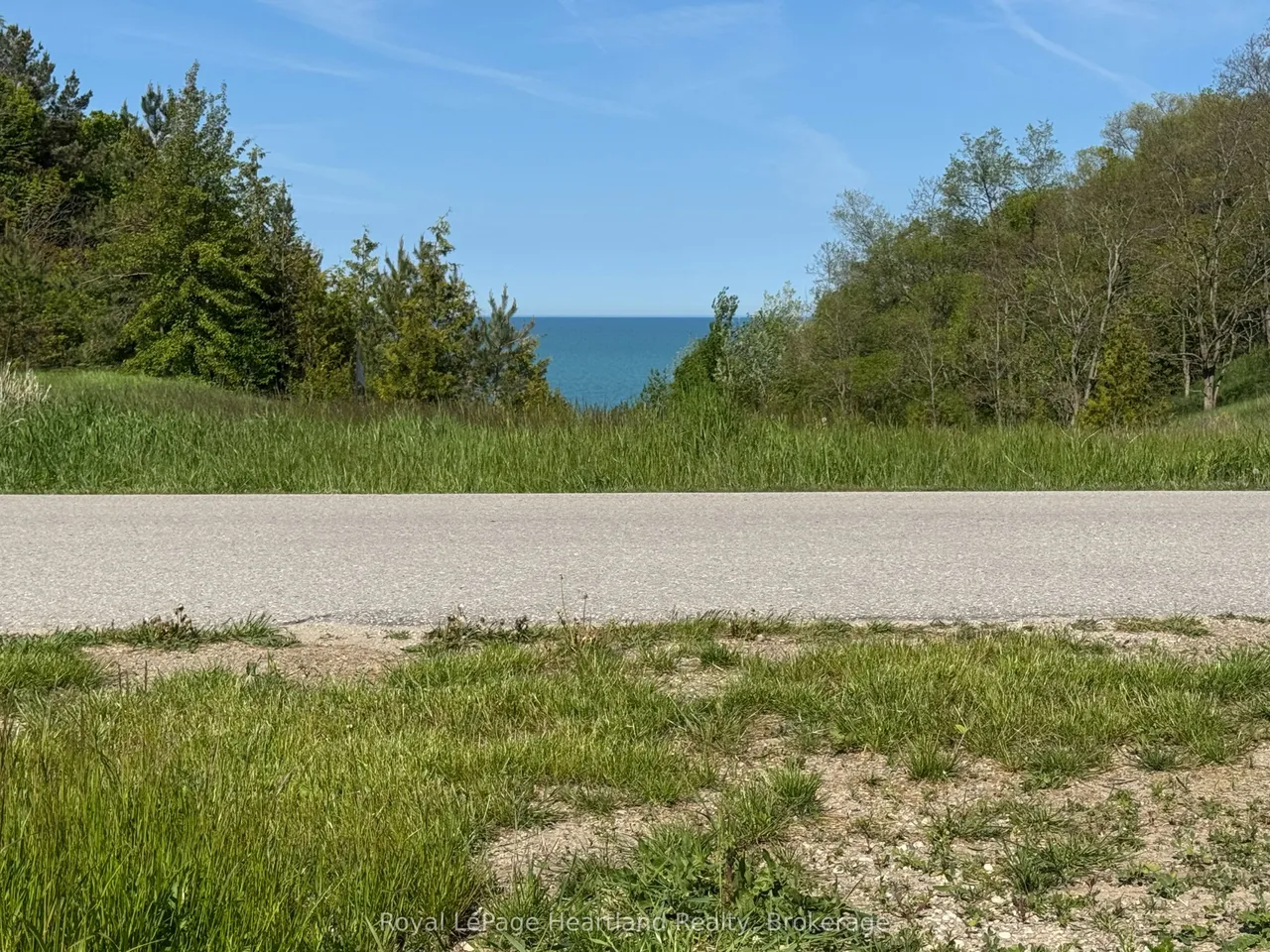 Part 7 Fullerview Drive — photo 2