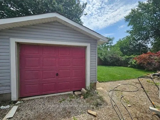 93 HOWARD Avenue — photo 6