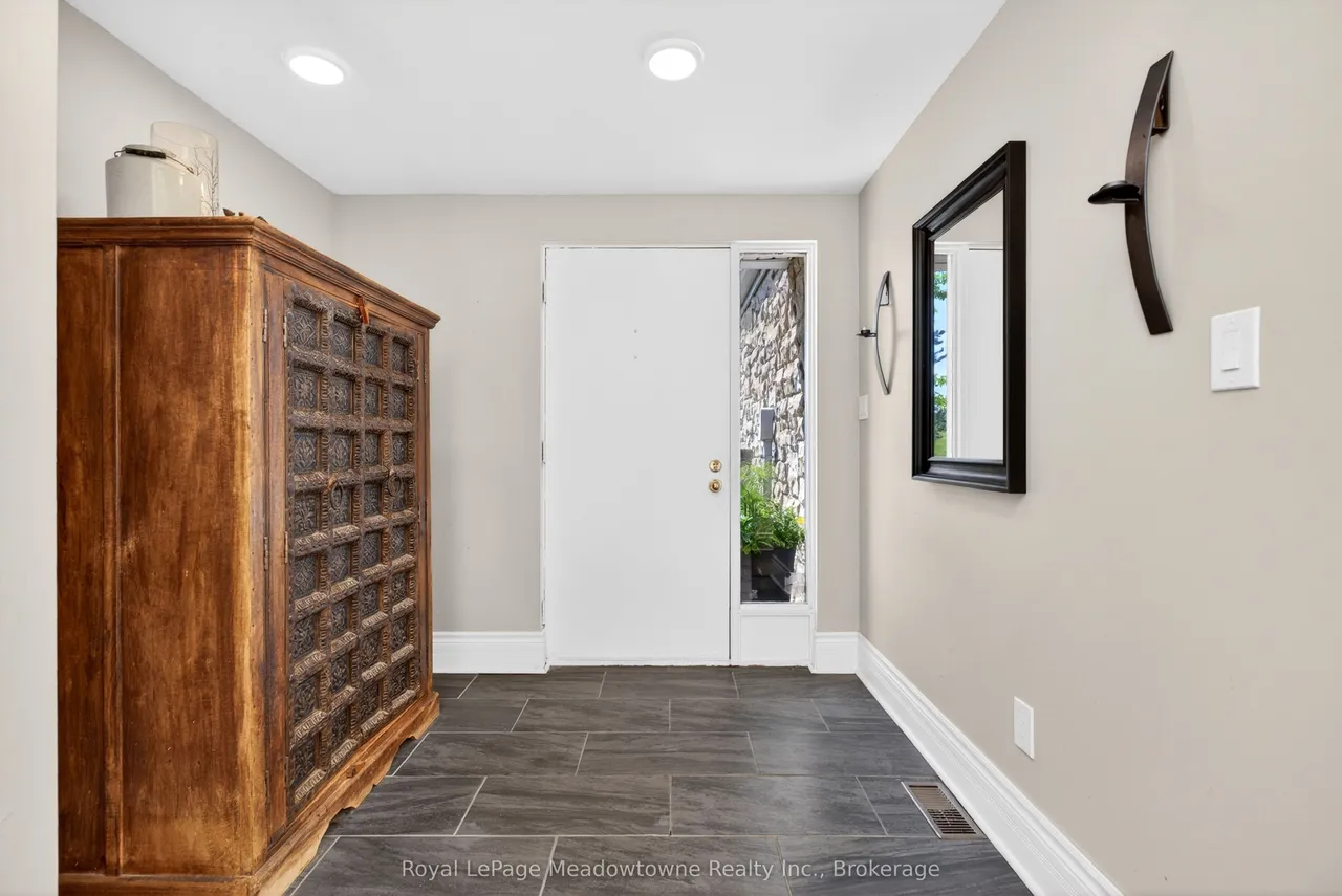 8122 Eramosa Garafraxa Townline — photo 3