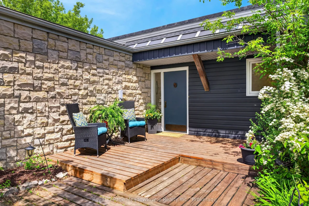 8122 Eramosa Garafraxa Townline — photo 2