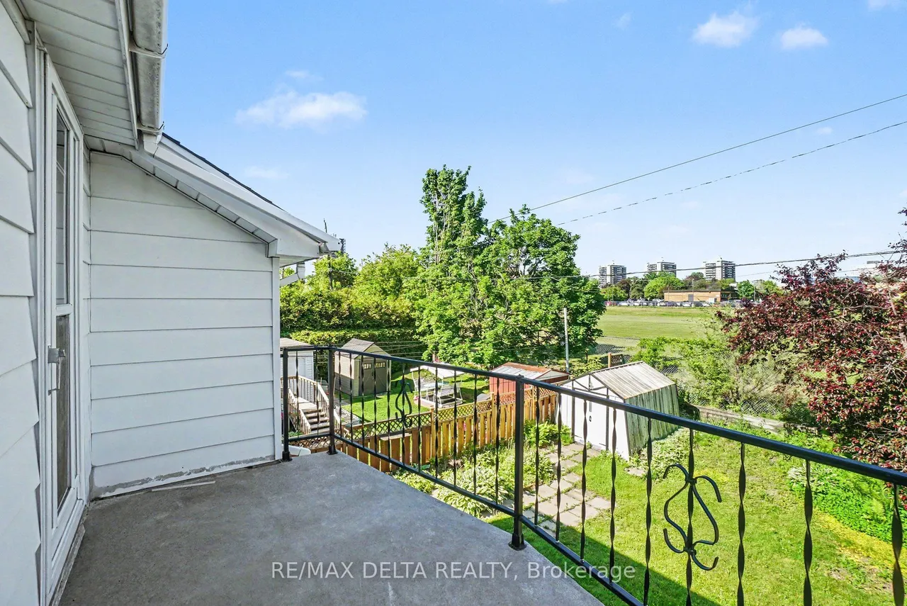 352 Lacasse Avenue — photo 15