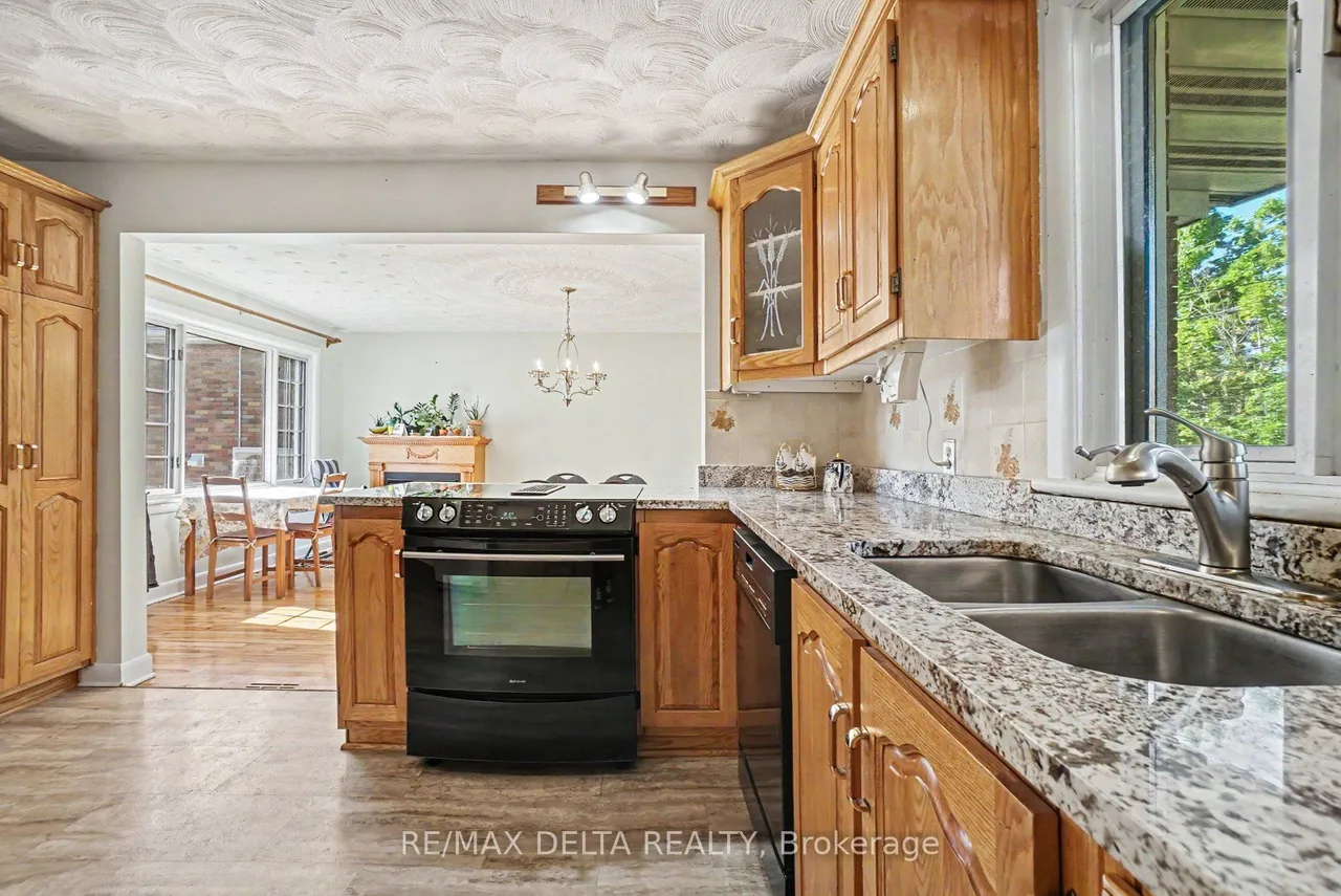 352 Lacasse Avenue — photo 3